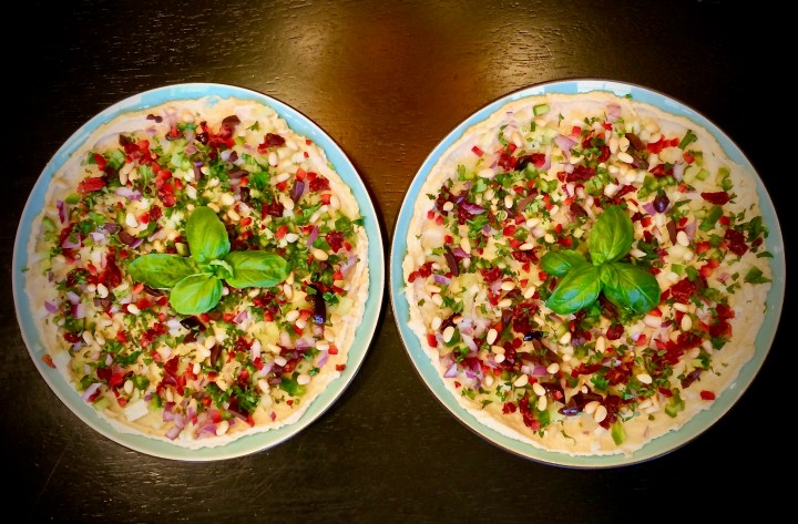 Step-by-step: Mediterranean Dip (Vegan) with Grilled Flatbread